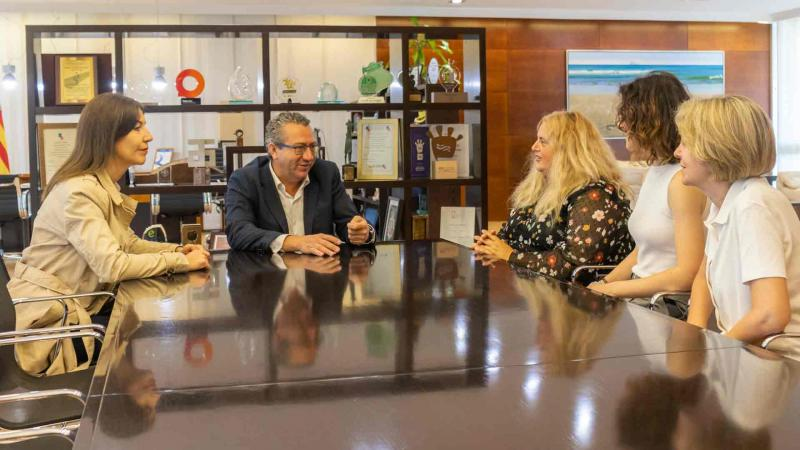 El Pacto por el Empleo de la Marina Baixa contrata al personal técnico y administrativo