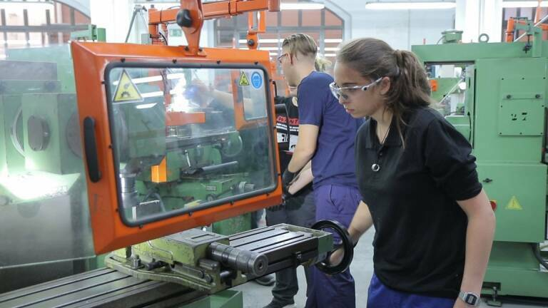 El Pacto de Empleo de la Marina Baixa para 2024: impulso de la FP y la gestión empresarial